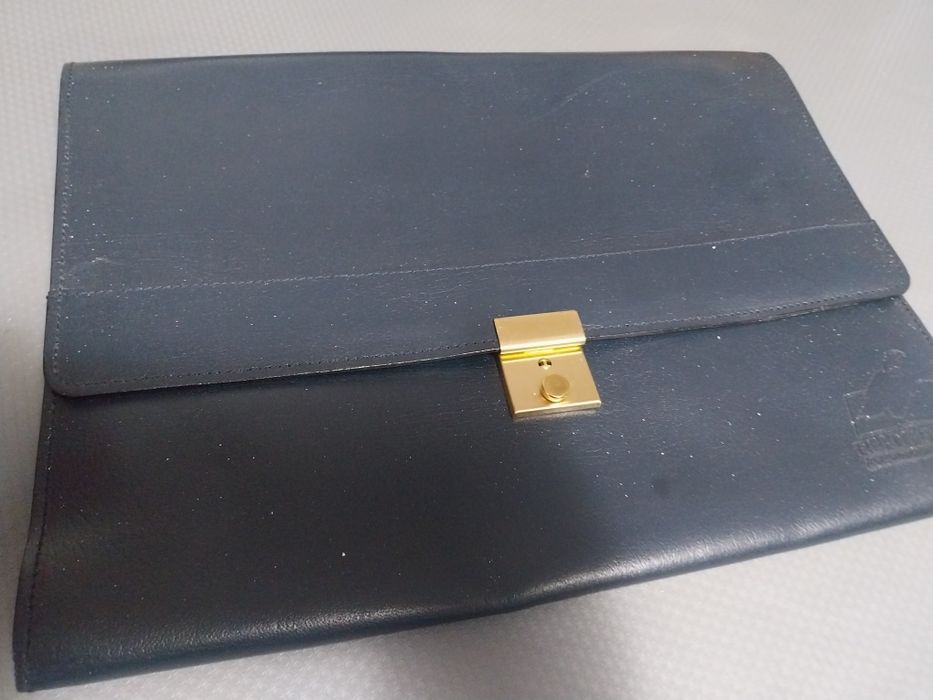 Pasta para documentos em pele couro com chave como nova