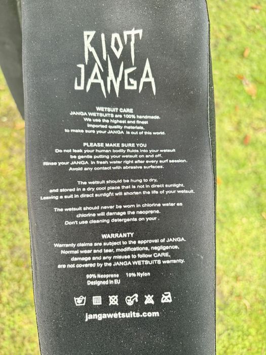 Fato Janga Riot 4/3 tamanho M/L