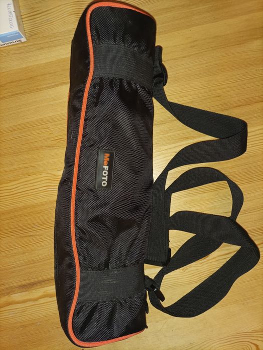 Statyw fotograficzny " MeFoto " .