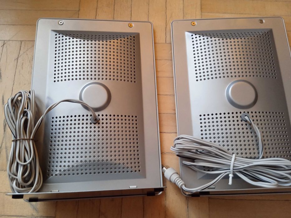 mikro audio system Emerson  do słuchania muzyki z  dwoma  głośniki