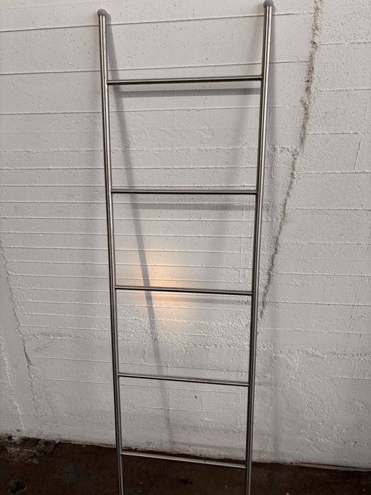 Toalheiro escada em aluminio