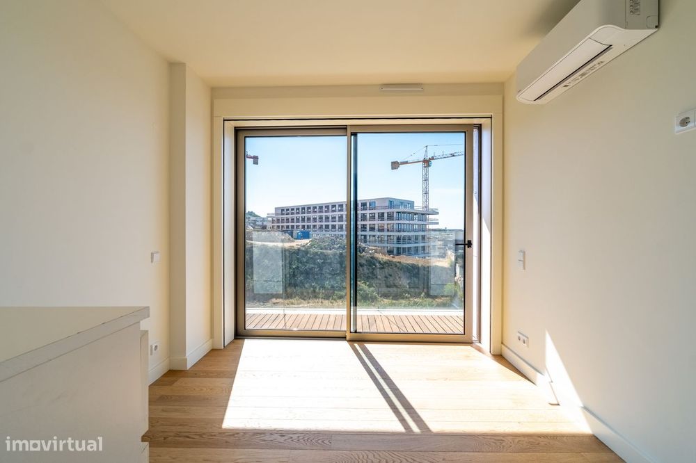 T2 com Vista Mar e Rio na Afurada – Para Arrendamento