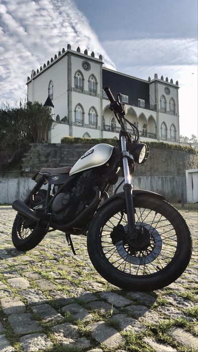 Suzuki GN 250 - Cafe Racer