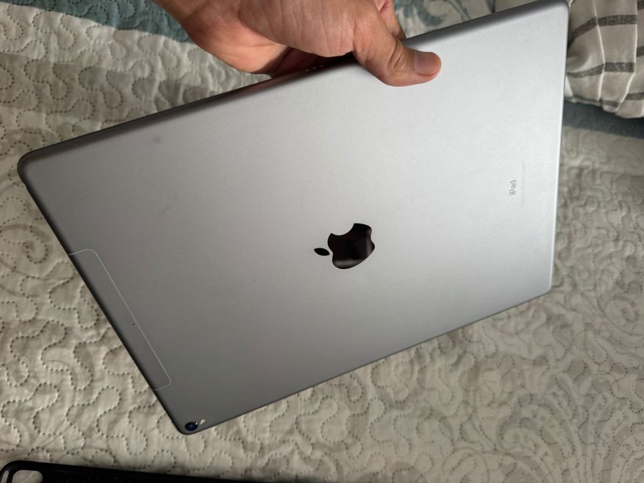 iPad Pro 12.9 256GB em excelente estado
