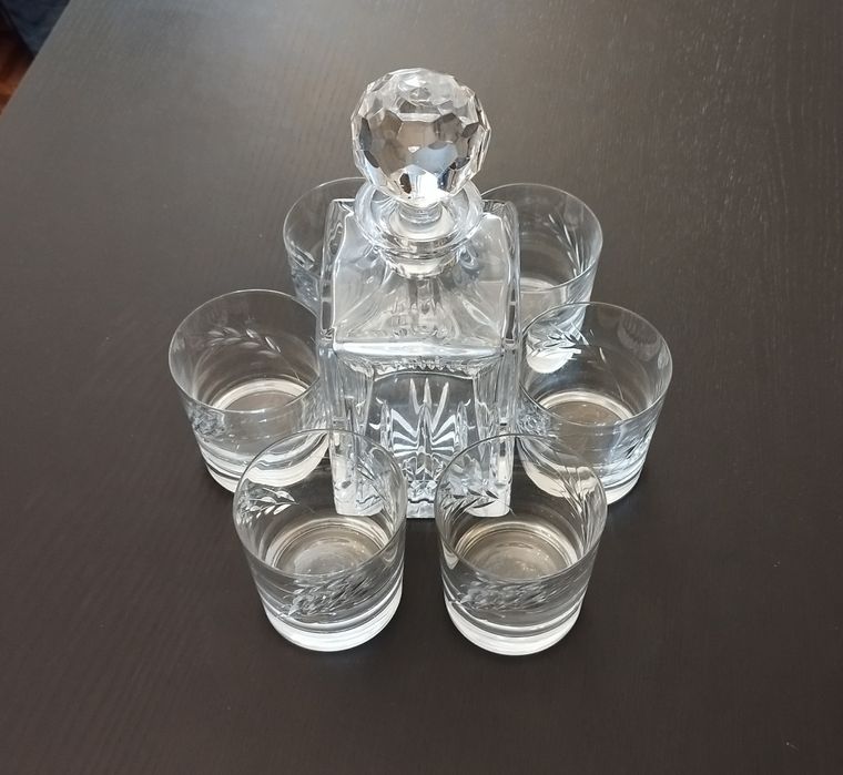 Garrafa Atlantis + 6 copos Cristal D'Arques