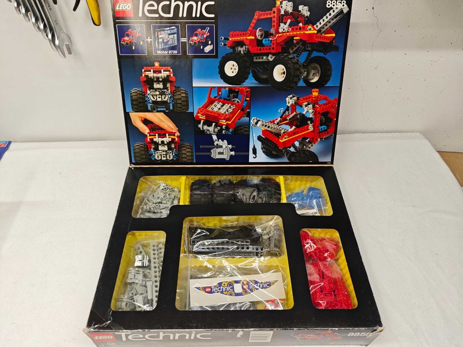 Lego Technic 8858 "Rebel Wrecker"; 1994; [236]