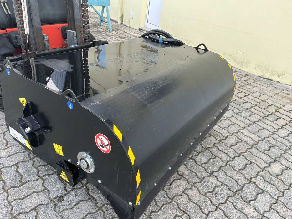 Vassoura Varredora bobcat de 2023 com inversão de rotação.