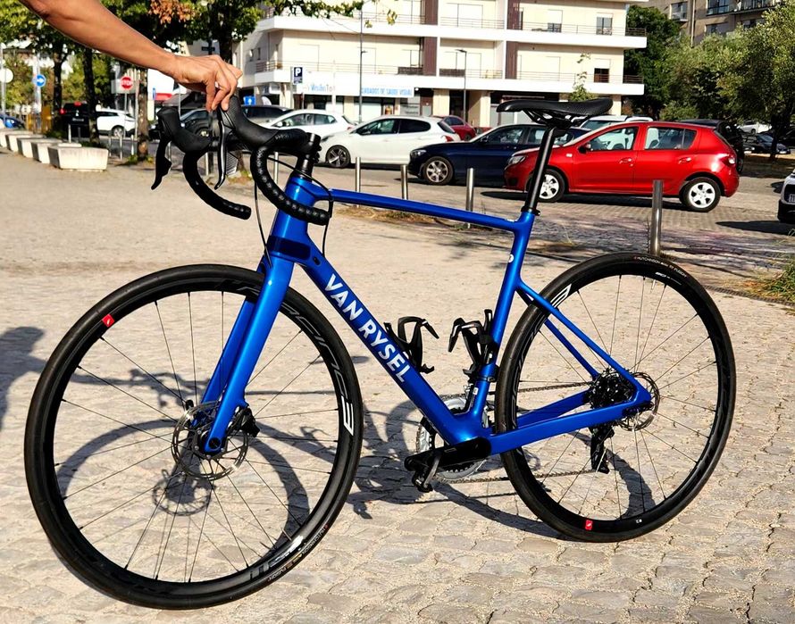 Bicicleta estrada, van rysel, carbono, sram rival 2x12, travão eletronico