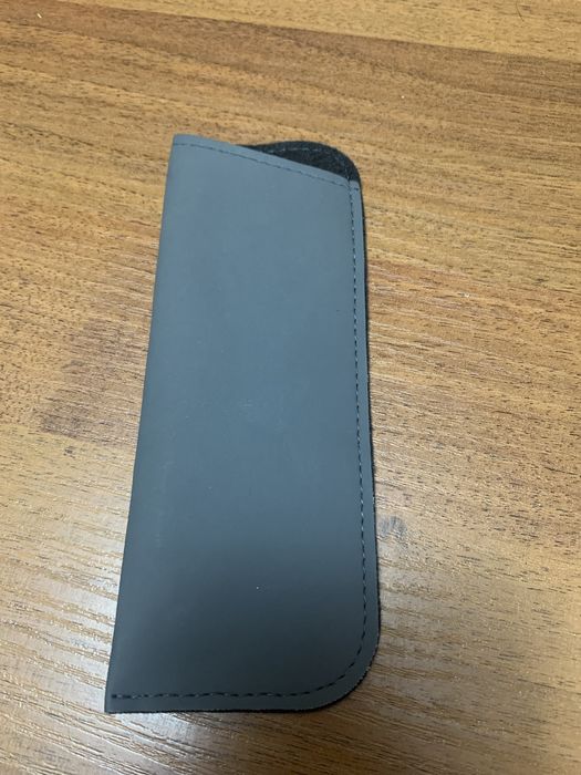 Etui na okulary szare