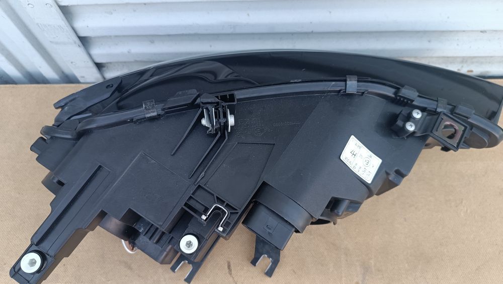 Vendo farol esquerdo de Audi A4 B8 ano 2012/16