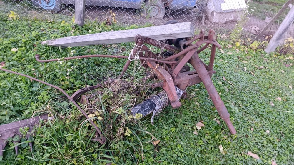 Трактор сороківка зі всім 2200 $ є ще додатки окрім тих що на фото
