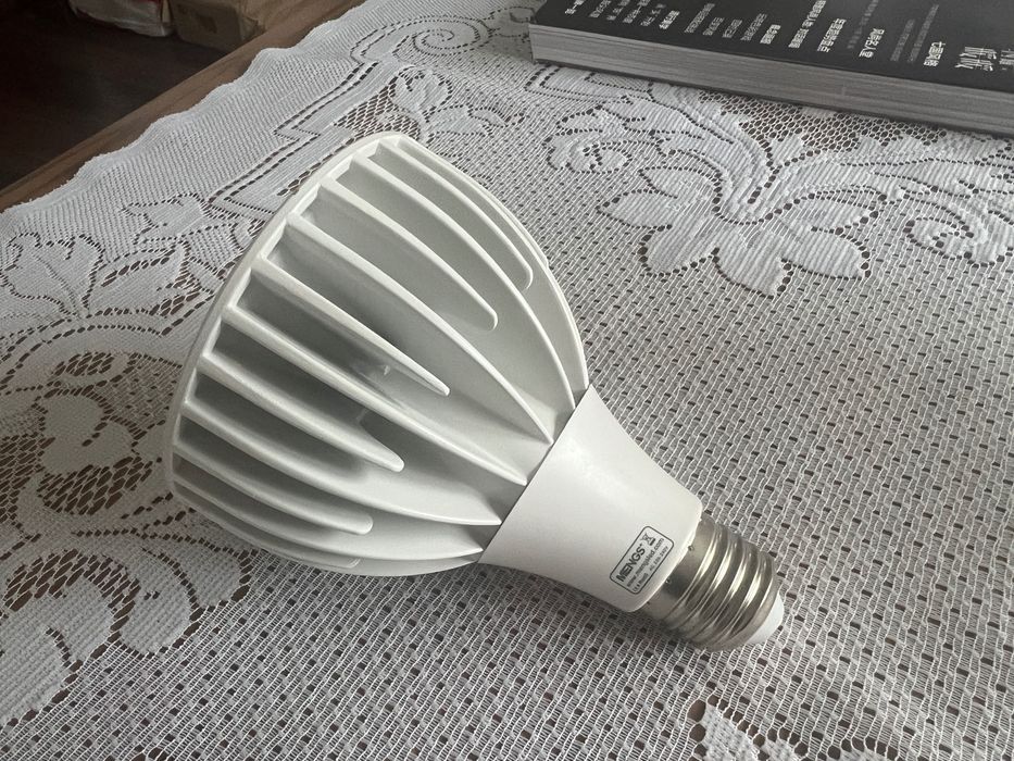 Tuba wraz z żarówką LED Spotlight 4000lm