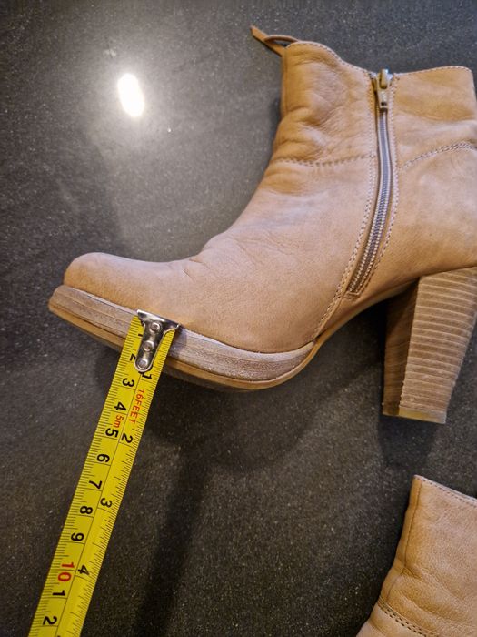 Buty botki reserved raz ubrane 37