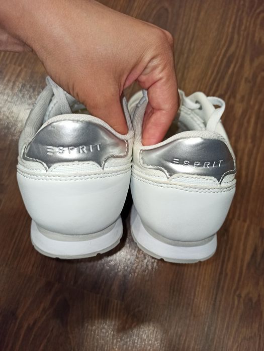 Продам кросівки ESPRIT 40 розмір