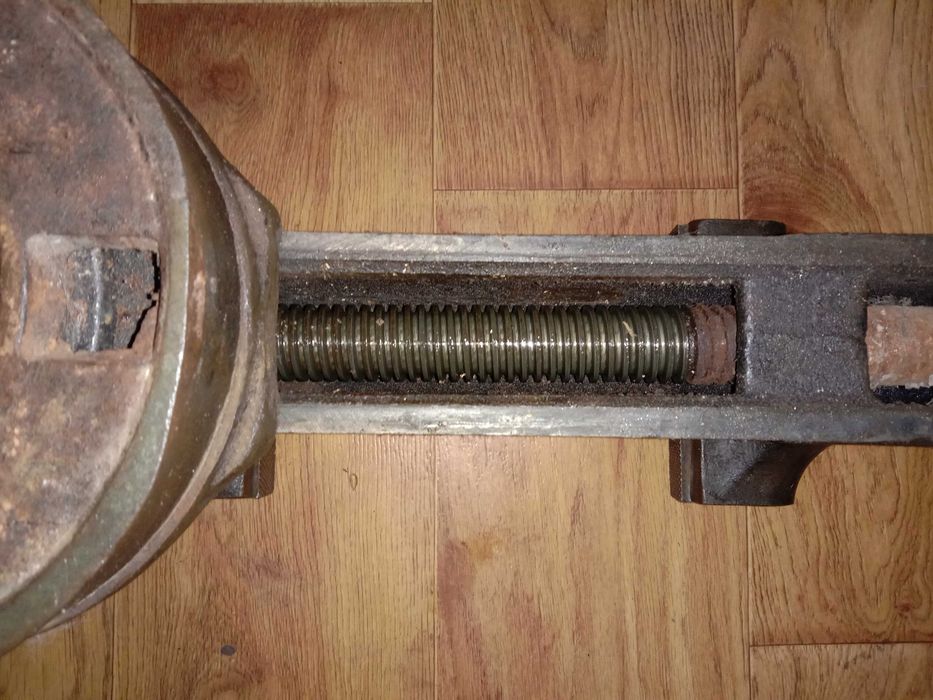 Тиски поворотные губки 14 см времён СССР