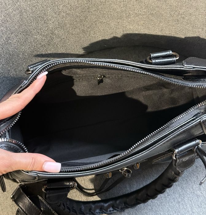 Сумка Balenciaga Le City Medium Bag in Black