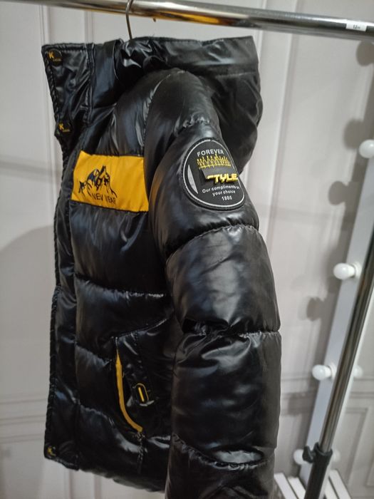 Продам детский зимний пуховик(куртку) то