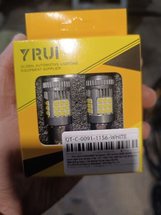 Led лампочки  P21W(на задній хід)