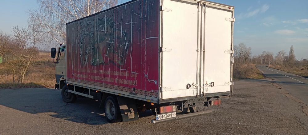 Автомобіль Тата 613