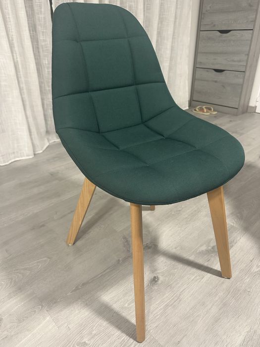 6 Cadeiras almofadadas verdes