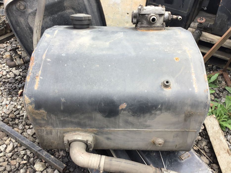 Баки гідравлічні