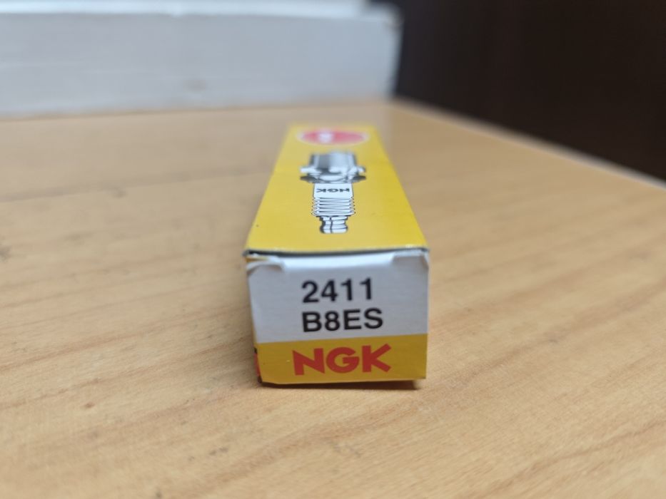 Vela de ignição B8ES NGK - Nova a estrear