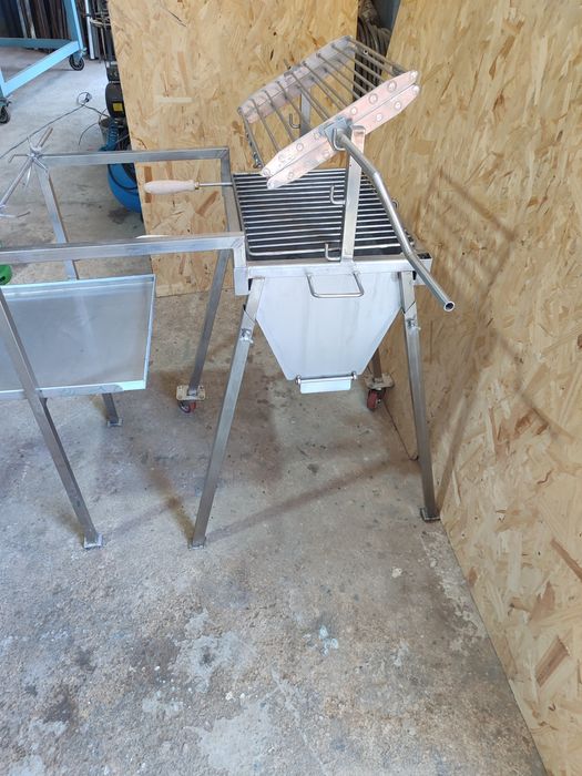 Churrasqueira inox para pernil no espeto