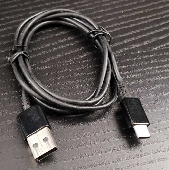 Conjunto de cabos USB diversos + auriculares Samsung