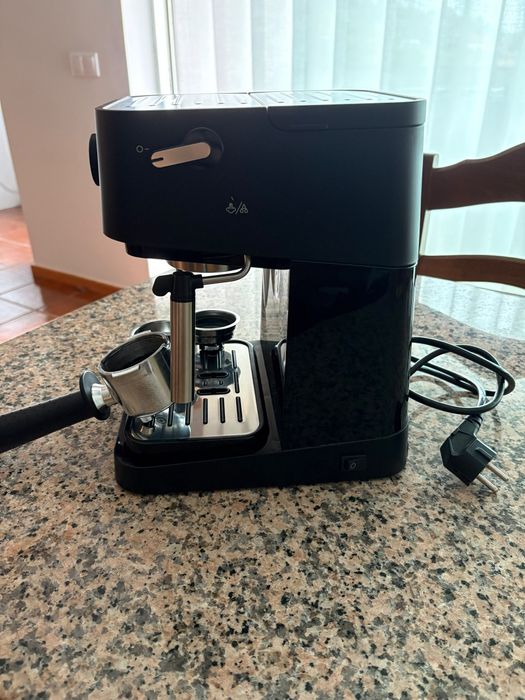 Máquina de Café Manual DELONGHI Stilosa EC260.BK (15 bar - Preto)