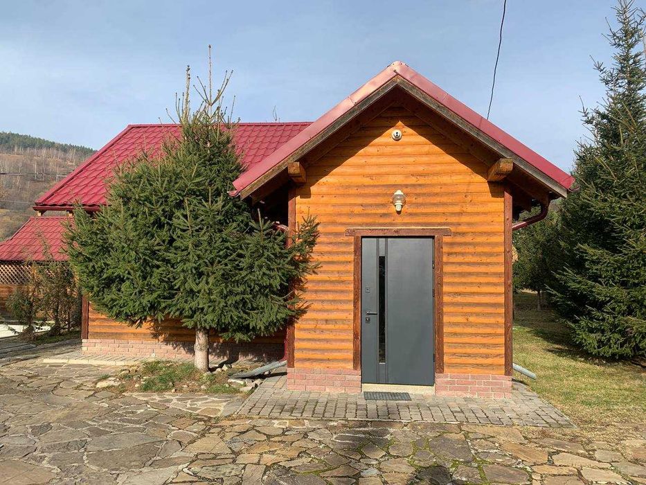 Двоповерховий будинок в Яремче 228 м²