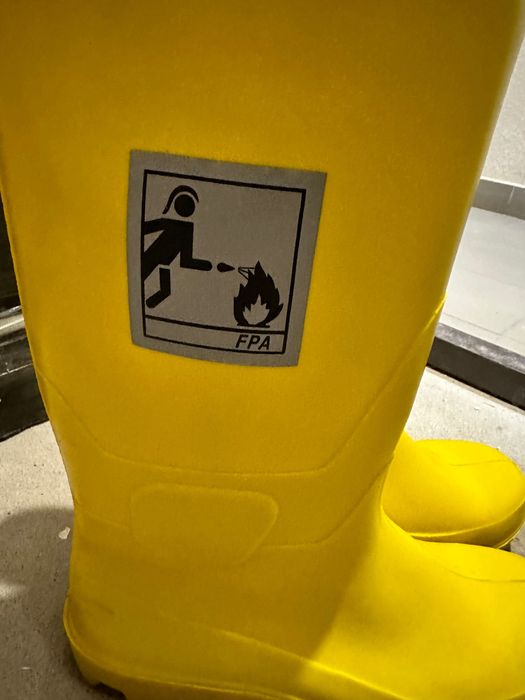 Сапоги защищенные резиновые