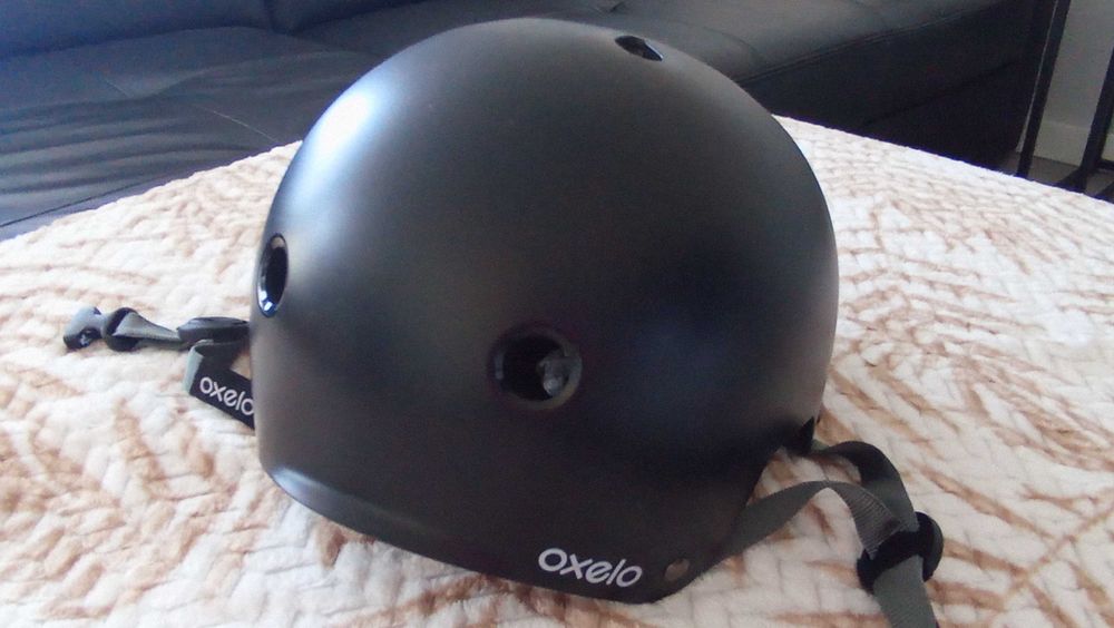 Kask młodzieżowy Oxelo Decathlon 55-58 cm czarny stan idealny