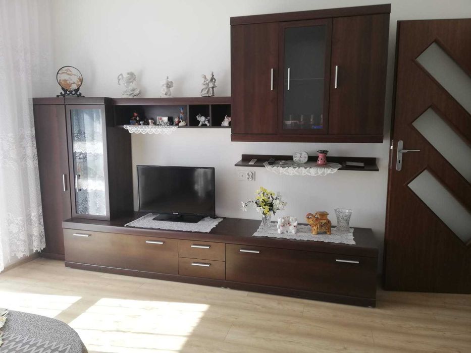 Ciemny komplet mebli do salonu