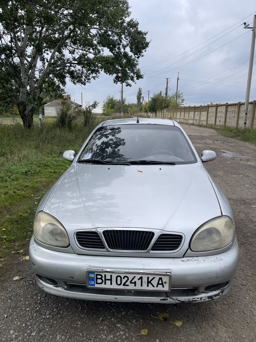 Продам Daewoo Lanos 2004 года за 1500 $. Газ-бензин, механика, двигатель 1.5. Двигатель работает идеально, без нареканий Все датчики работают исправно