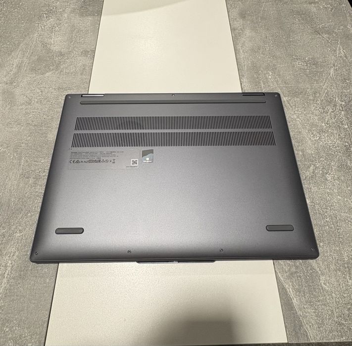 Portatil 2-em-1 LENOVO