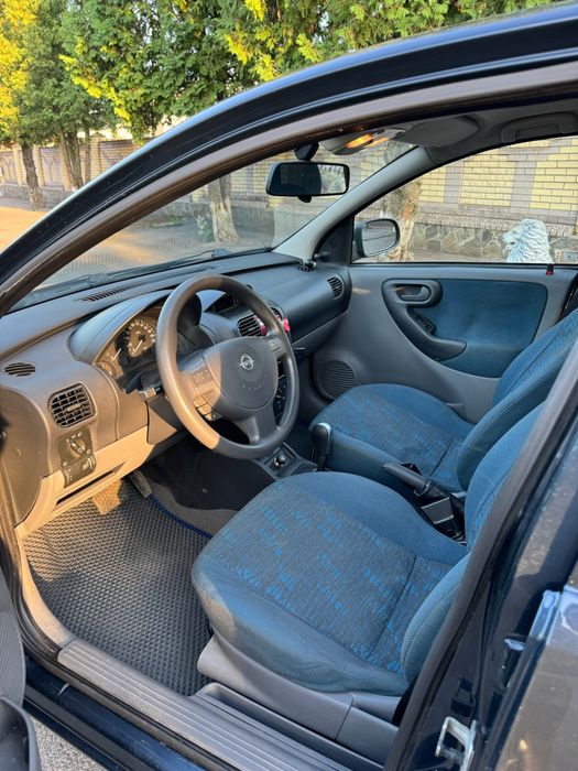 Opel corsa c 2001r. 1.2 бензин