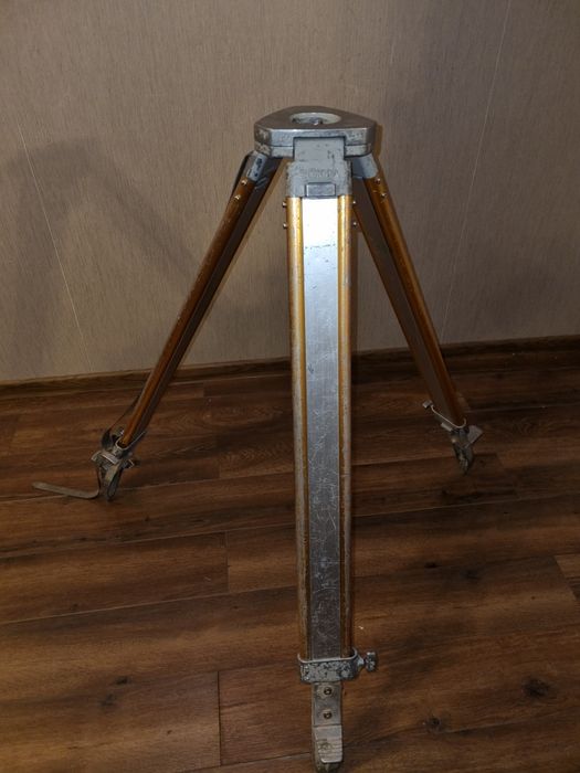 Statyw geodezyjny SOKKTA retro alu