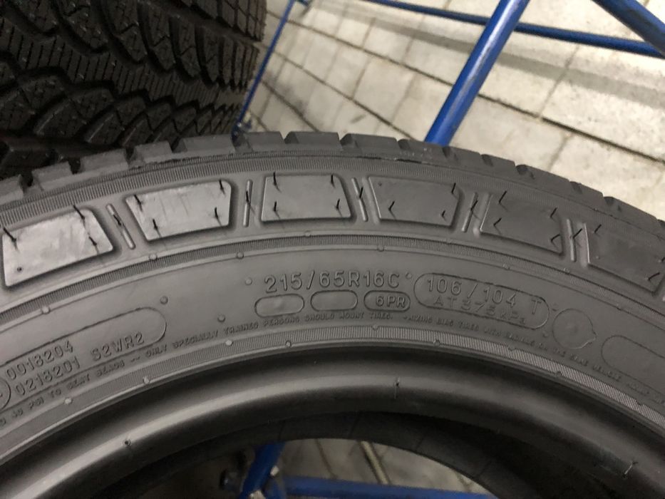 Літні шини 215/65 R16C (106/104T) MICHELIN