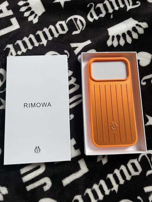 Rimowa case iphone 17pro max