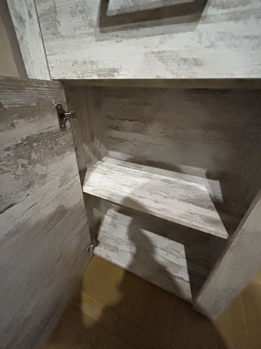 Zestaw mebli z oryginalnym wzorem