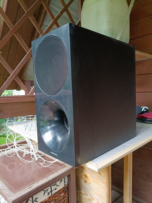 Subwoofer Samsung.