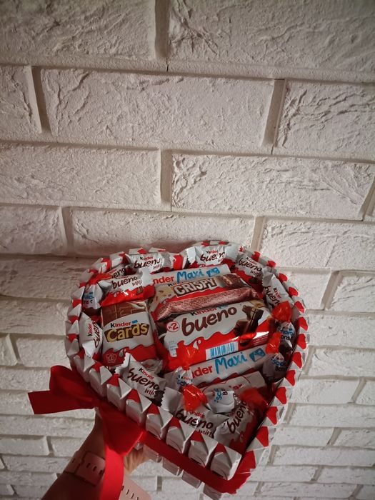 Zestaw słodyczy Kosz prezentowy Serce Kinder