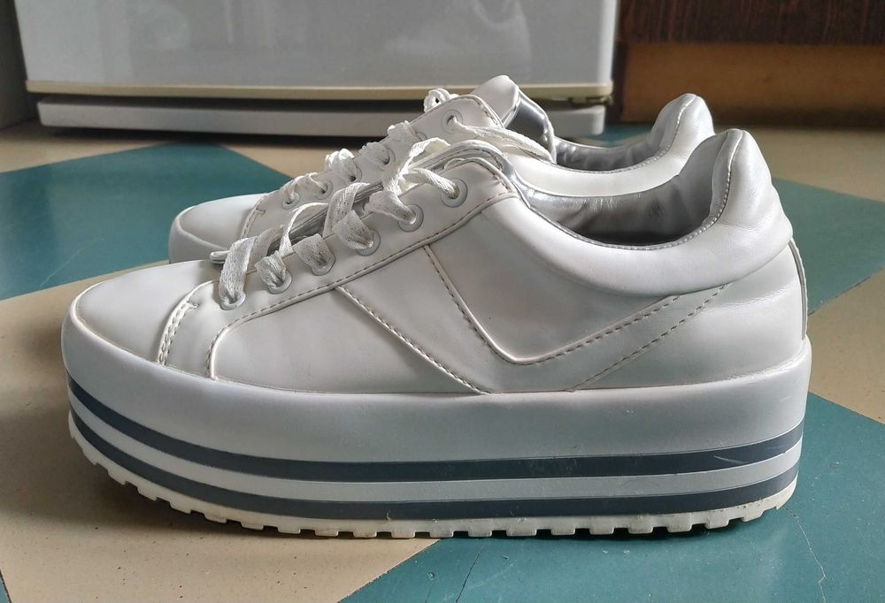 Кросівки білі жіночі кроссовки белые zara