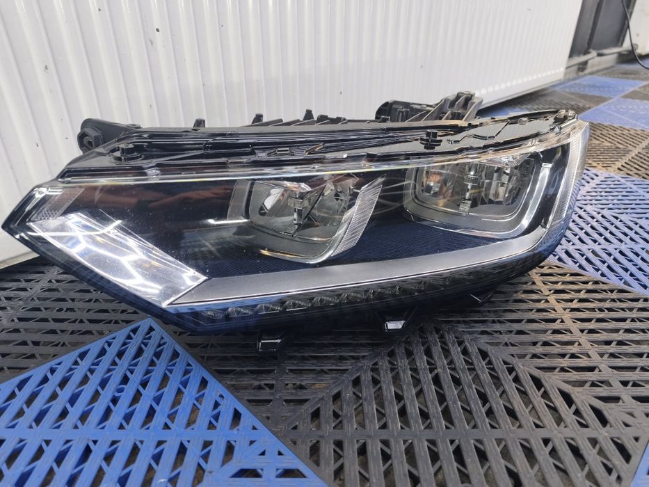 VW Lampa 90049922 reflektor LED lewy przód  volkswagen passat b8 3g1941035