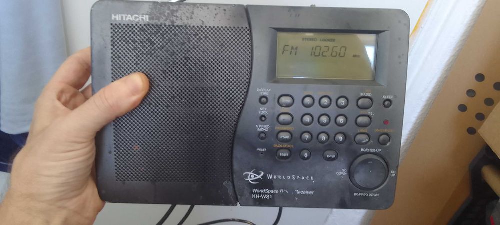 Rádio 3 bandas / receptor digital Hitachi WorldSpace KH-WS1