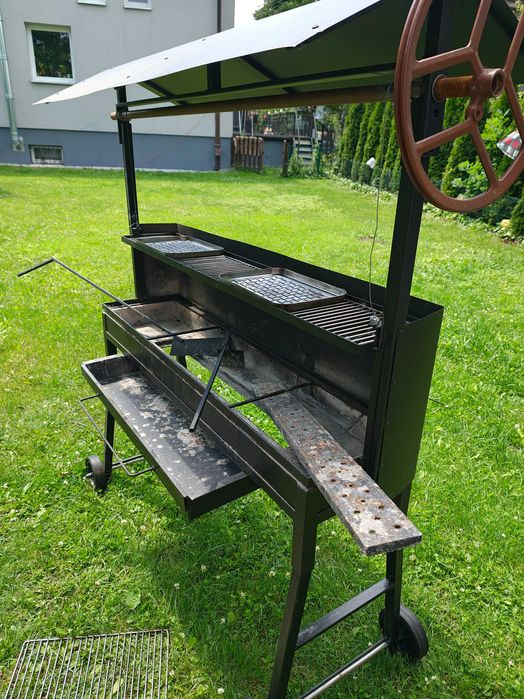 Grill ogrodowy węglowy na kółkach własnej konstrukcji