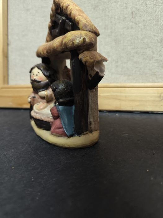 Presépio em Cerâmica
Presépio em cerâmica com figuras da Sagrada Famíl