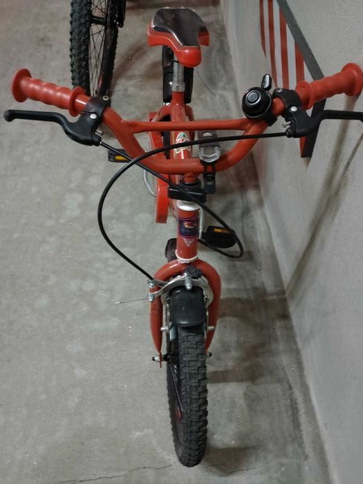 Bicicleta de criança roda 16" CARS MCQUEEN (como nova)