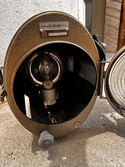 Refletor/Projetor DAB teatro/cinema