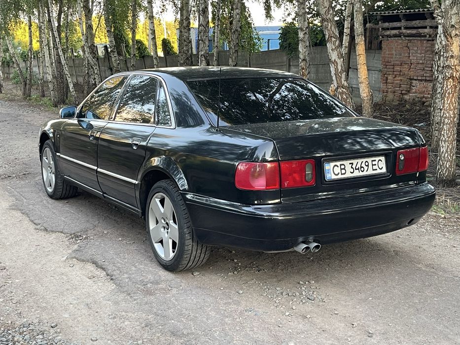 Audi A8 3.7 газ/бенз автомат